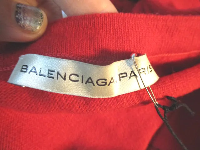 NWT NEW BALENCIAGA PARIS GEOMETRIC LIGHTNING CASHMERE Sweater RED 36 S